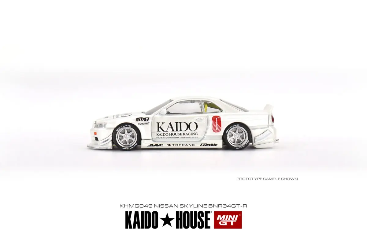 Macheta auto Kaido House Nissan Skyline GT-R R34 Alb 1:64 Mini GT
