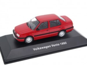 Macheta VW Volkswagen Vento 1992 Rosu, 1:43 Ixo