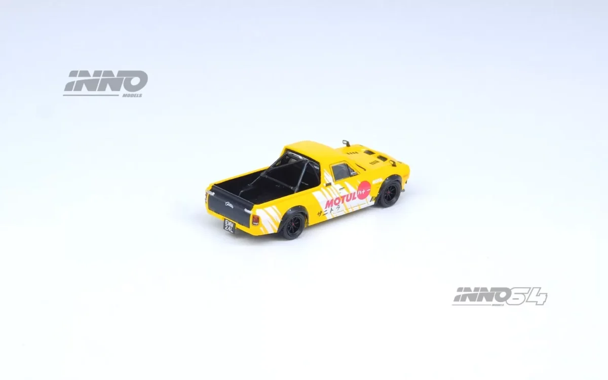 Macheta auto Nissan Hakotora Pick Up Truck Motul Livery Yellow 1:64 Inno64 - imagine 2