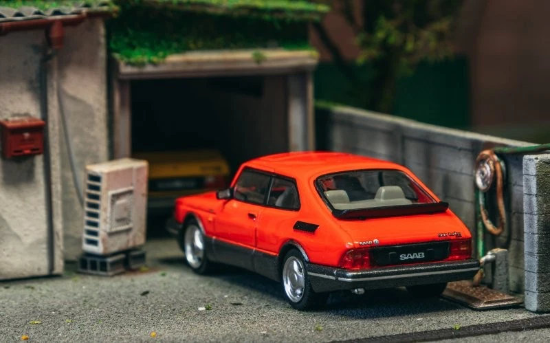 Macheta auto Saab 900 Turbo Rosu 1:64 Tarmac Works - imagine 3