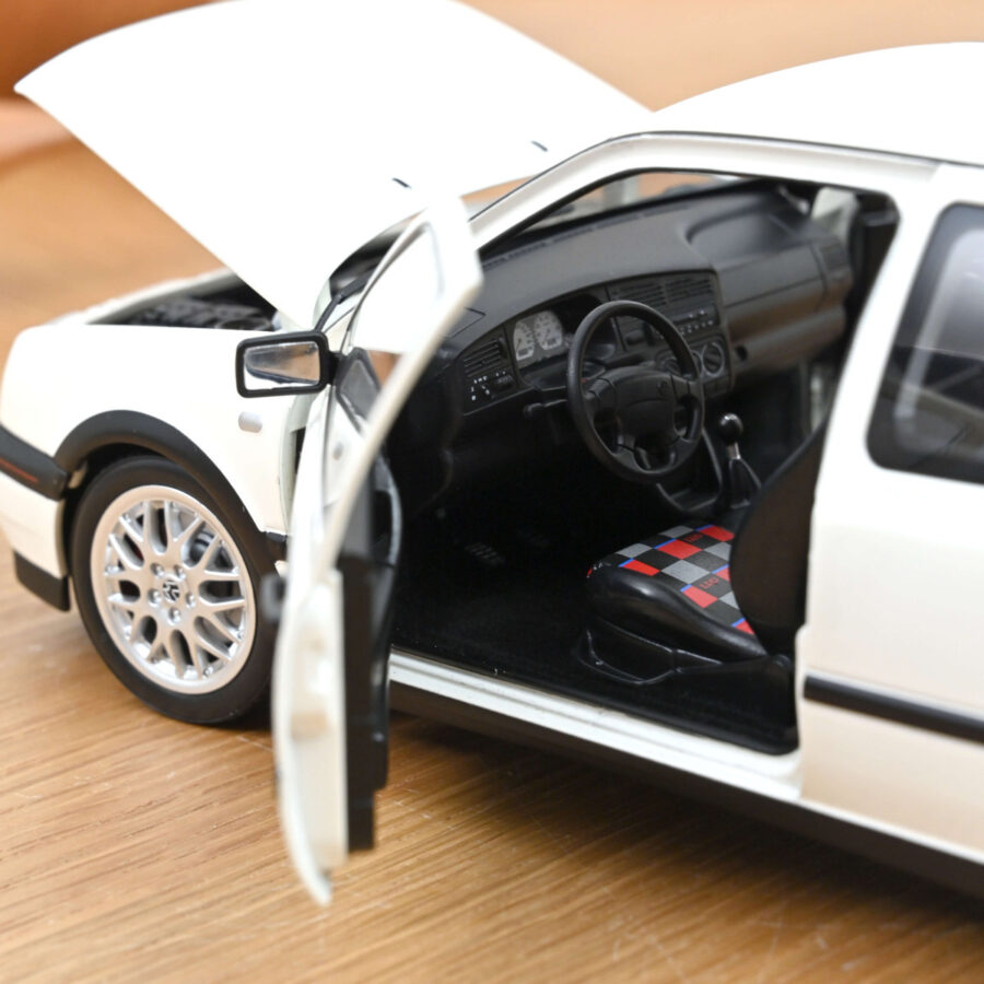 Macheta auto Volkswagen Golf 3 GT Candy White 1996 1:18 Norev - imagine 3