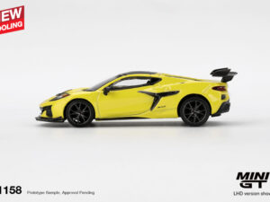 Macheta auto Chevrolet Corvette C8 Zr1 Accelerate Yellow 2025 1:64 Mini GT (MGT01158-L)
