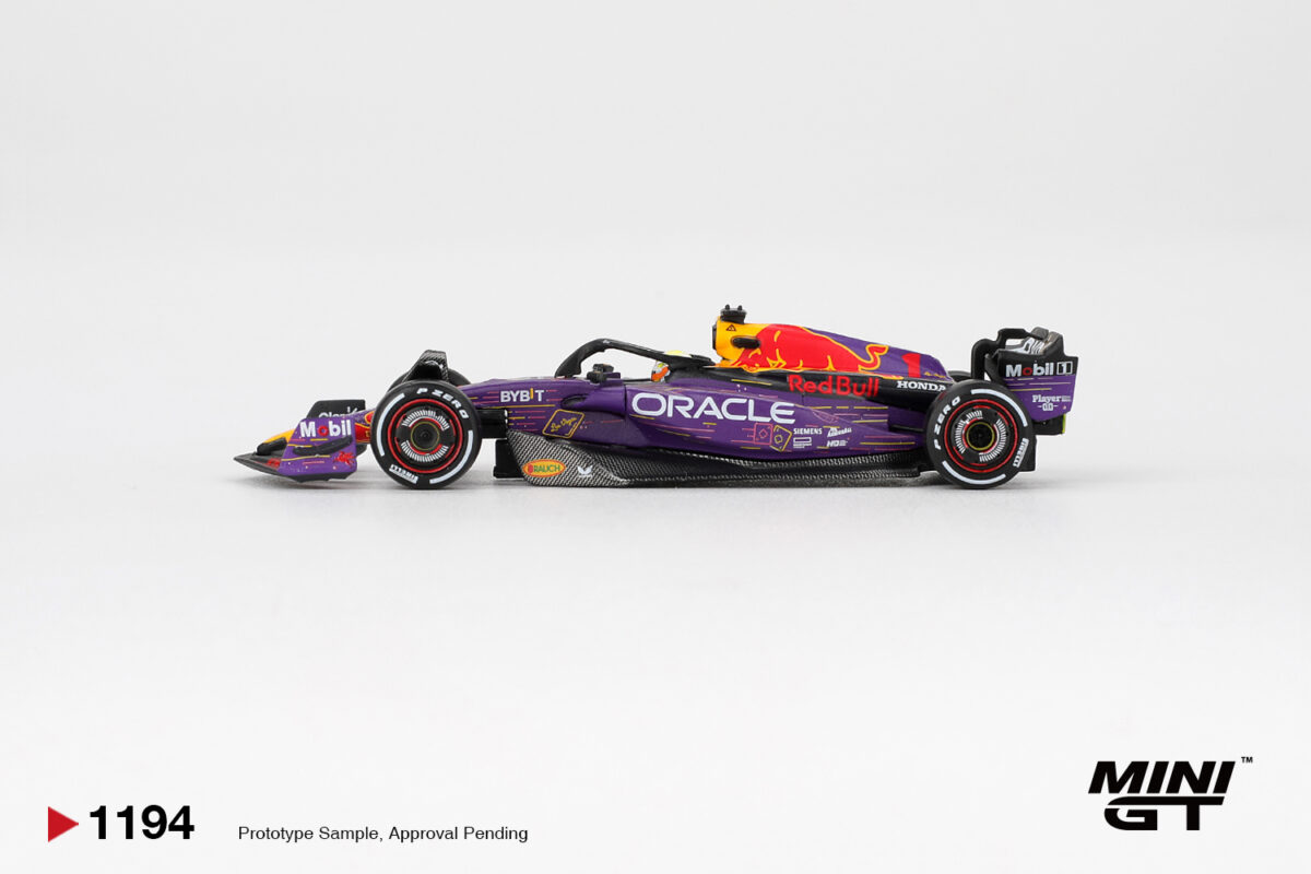 Precomanda macheta auto Red Bull Racing Rb19 #1 Max Verstappen Las Vegas Gp Winner 2023 1:64 Mini GT (MGT01194-L) - imagine 3