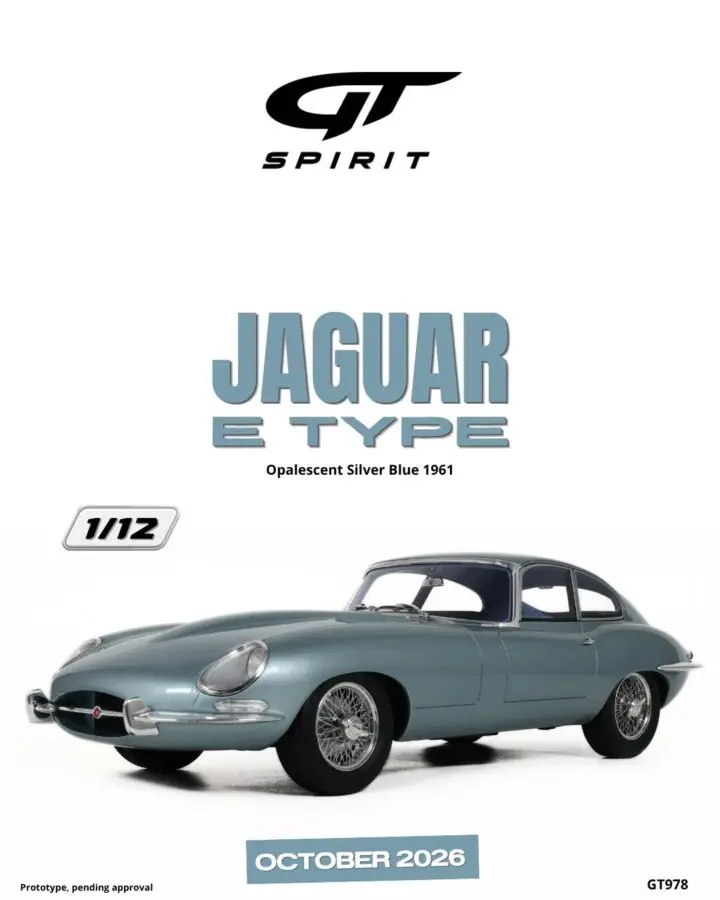 Precomanda macheta auto Jaguar E Type Opalescent Silver Blue 1961