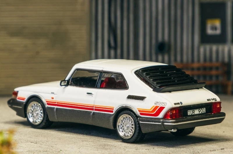 Macheta auto Saab 900 Turbo Alb 1:64 Tarmac Works - imagine 3