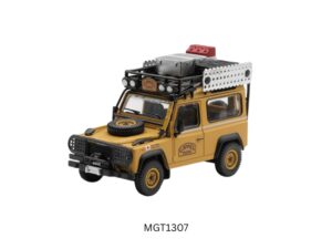 Precomanda macheta auto Land Rover Defender 90 Camel Trophy Team Japan Camel Trophy Borneo 1985 1:64 Mini GT (MGT01307-L)