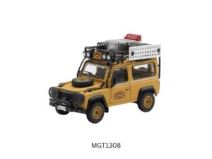 Precomanda macheta auto Land Rover Defender 90 Camel Trophy Team Brazil Camel Trophy Borneo 1985 1:64 Mini GT (MGT01308-L)