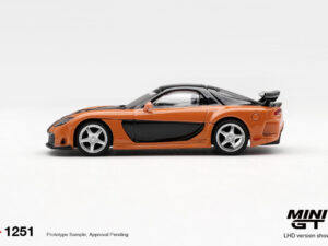 Precomanda macheta auto Mazda Rx-7 (Fd) Veilside Fortune Han Seoul-Oh The Fast And The Furious Tokyo Drift 2006 1:64 Mini GT