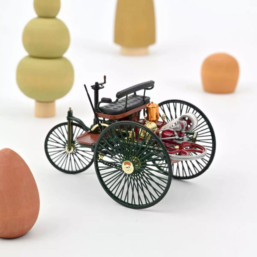 Macheta auto Benz Patent-Motorwagen 1886 Green 1:18 Norev - imagine 3
