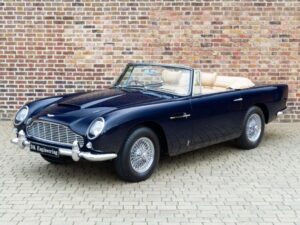 Precomanda macheta auto ASTON MARTIN DB5 VOLANTE MIDNIGHT BLUE 1965 1:12 GT Spirit (GT624)