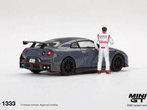 Precomanda macheta auto Nissan Gtr R35 Nismo Tsukuba With Matsuda Figure Tsugio Matsuda 2024 1:64 Mini GT (MGT01333-R)