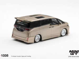 Precomanda macheta auto Toyota Vellfire 40 Kuhl Gold Metallic 2026 1:64 Mini GT (MGT01335-L)