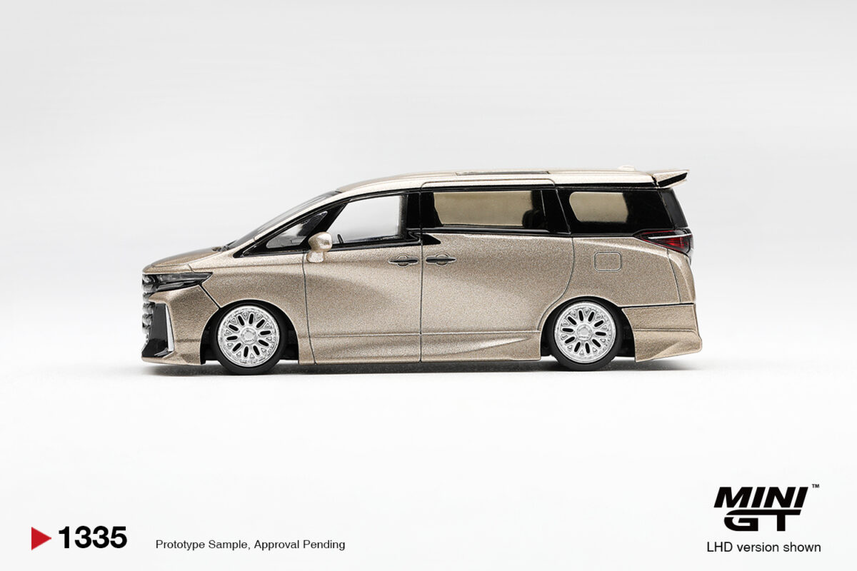 Precomanda macheta auto Toyota Vellfire 40 Kuhl Gold Metallic 2026 1:64 Mini GT (MGT01335-L) - imagine 3