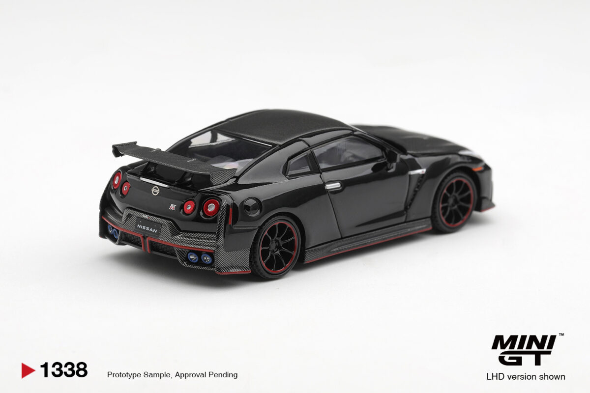Precomanda macheta auto Nissan Gt-R R35 Nismo Black 2024 1:64 Mini GT (MGT01338-L) - imagine 2