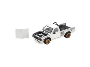 Macheta auto Pandem Datsun 620 White 1:64 Pop Race