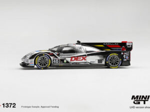 Precomanda macheta auto Cadillac V-Series R #40 Cadillac Wayne Taylor Racing Daytona 24 Hrs 2025 1:64 Mini GT (MGT01372-L)