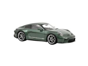 Precomanda macheta auto Porsche 911 S/T 2023 Malachite Green metallic 1:12 NOREV