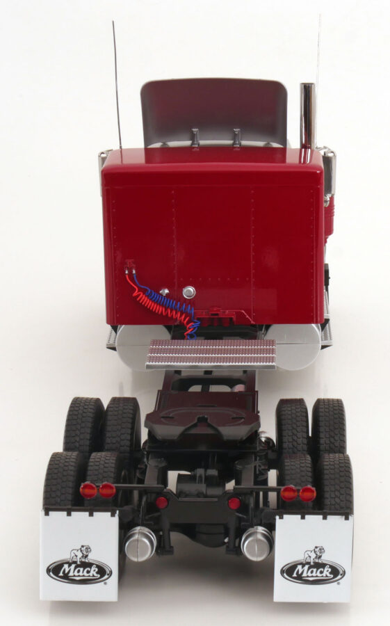 Macheta camion Mack RL 700L 1974 Rosu 1:18 Road Kings - imagine 3