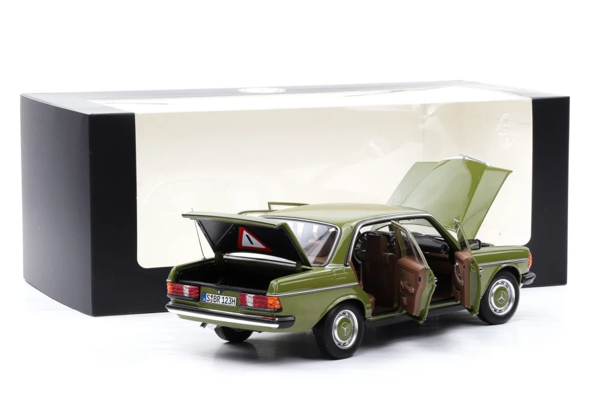Macheta auto Mercedes 200 (W123) Verde 1:18 Norev (Delear Edition) - imagine 4