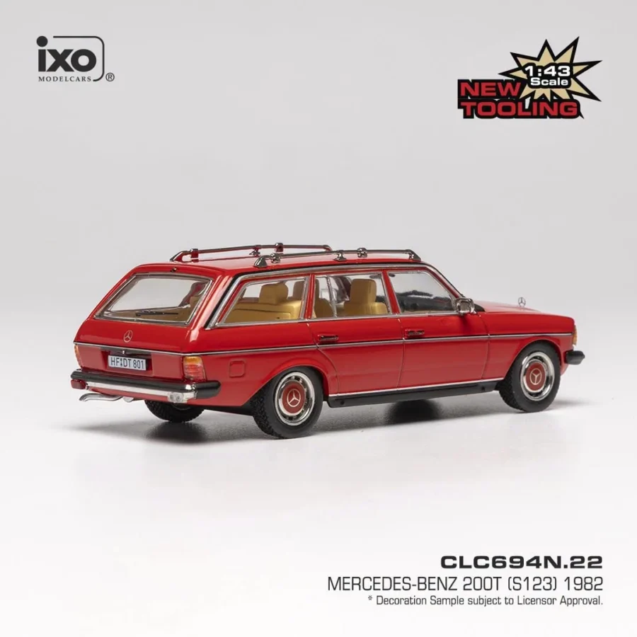 Macheta auto Mercedes 200T (S123) Rosu 1:43 Ixo - imagine 2