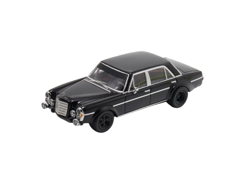 Macheta auto Mercedes Benz 300sel Negru 1:64 Street Weapon Bsc