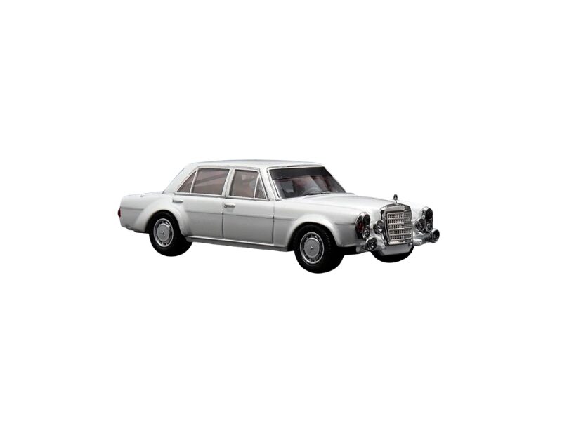 Macheta auto Mercedes Benz 300sel Alb 1:64 Street Weapon Bsc